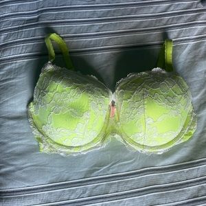 Victoria’s Secret body by Victoria lined Demi 36 triple D